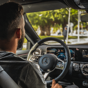 körkortet i Säter för både manuell och automat växel på bil